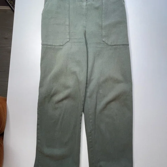 LaCausa size small olive green jumpsuit with zipper. - Picture 4 of 5